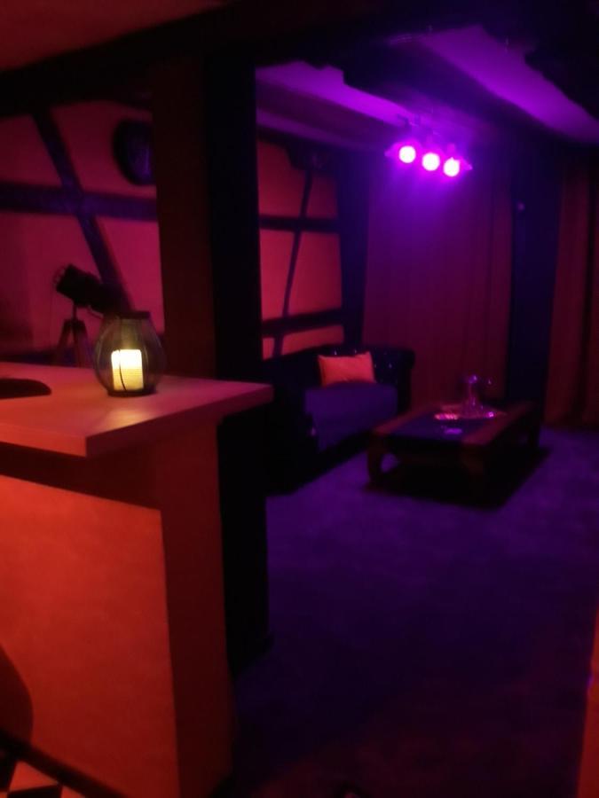 Love Room Le Rouge Et Noir Barr Exterior photo