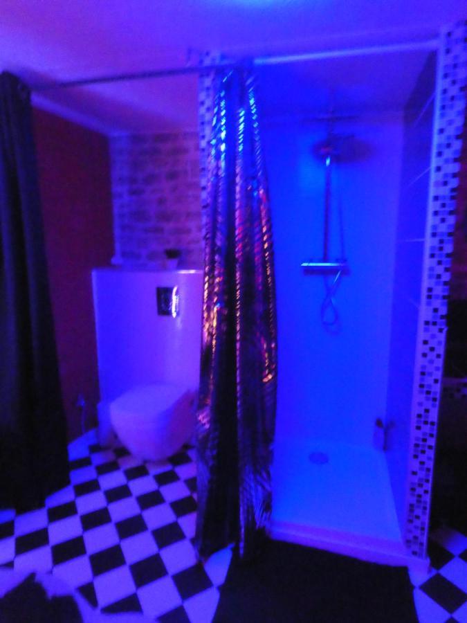 Love Room Le Rouge Et Noir Barr Exterior photo