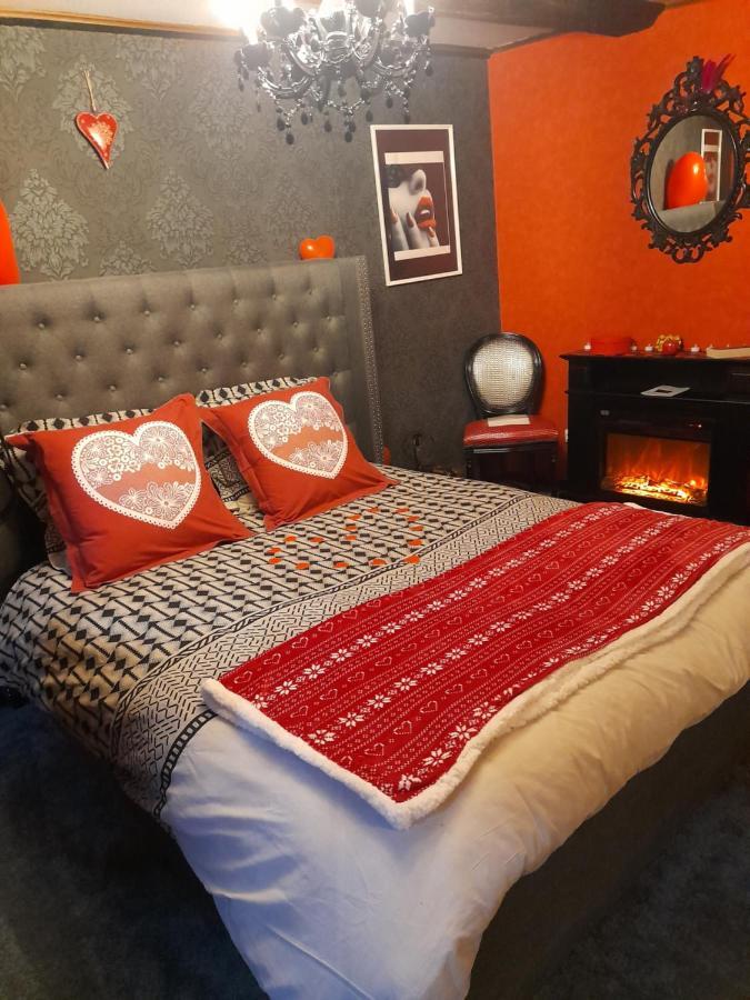 Love Room Le Rouge Et Noir Barr Exterior photo