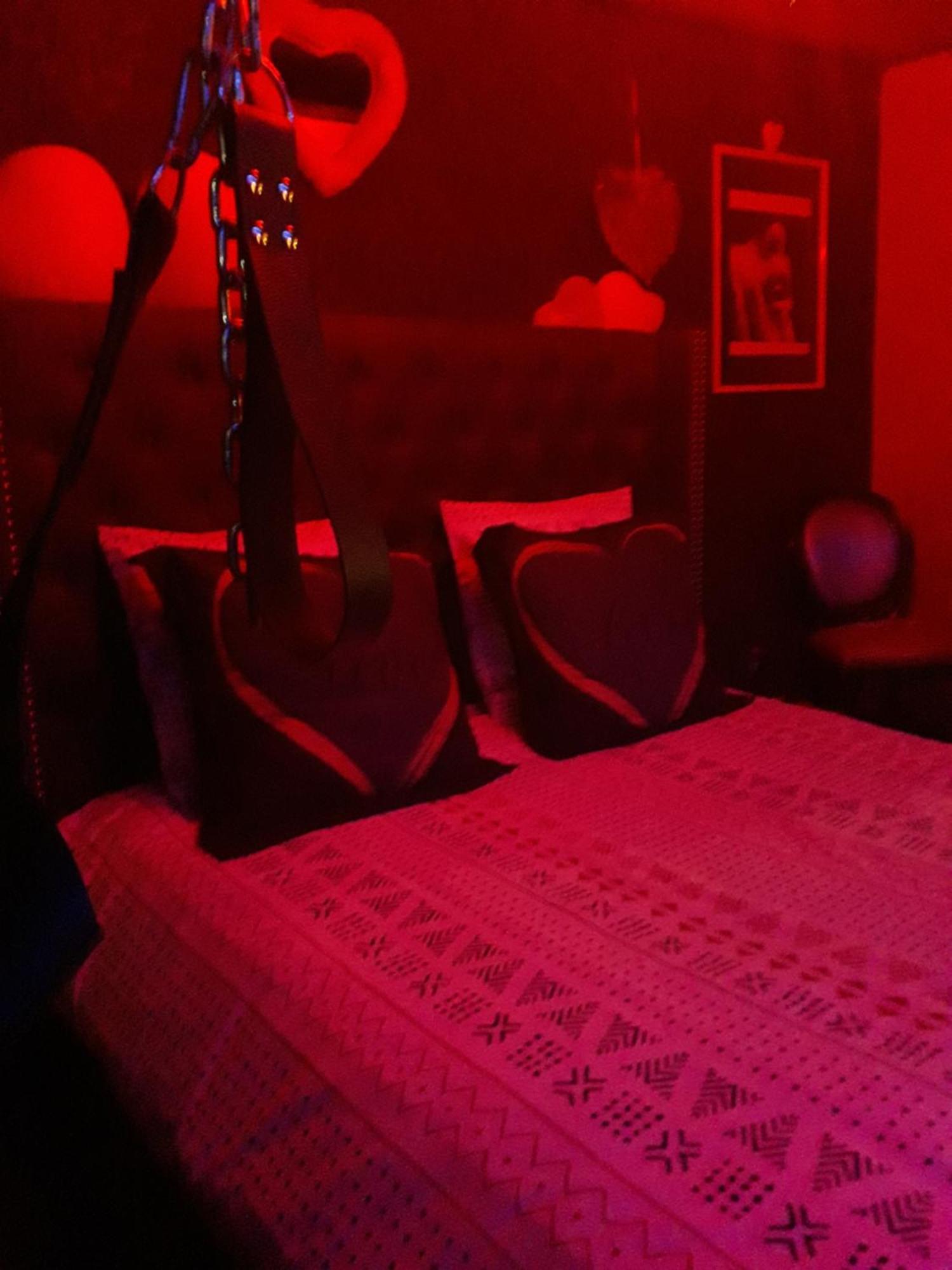 Love Room Le Rouge Et Noir Barr Exterior photo