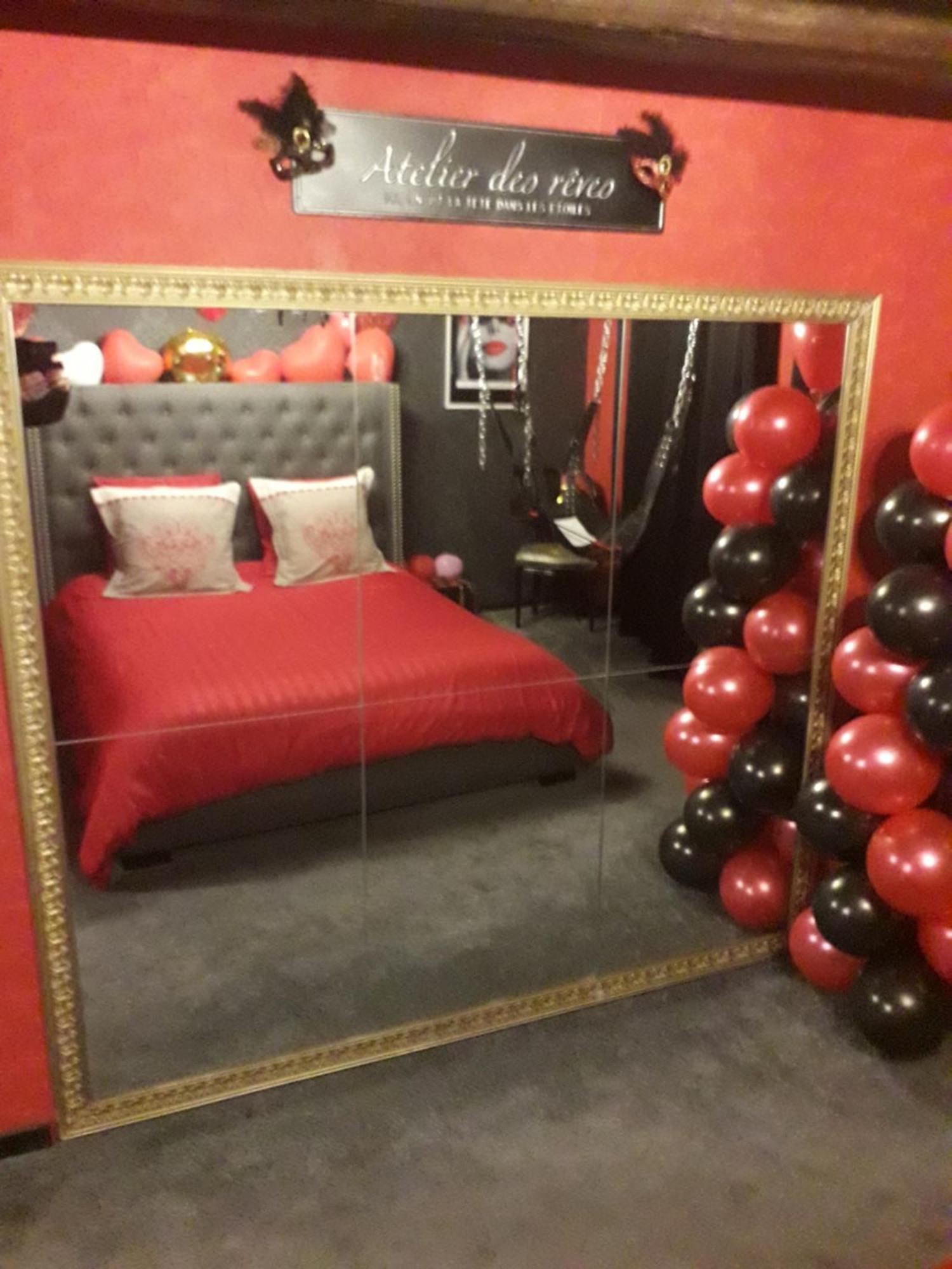 Love Room Le Rouge Et Noir Barr Exterior photo